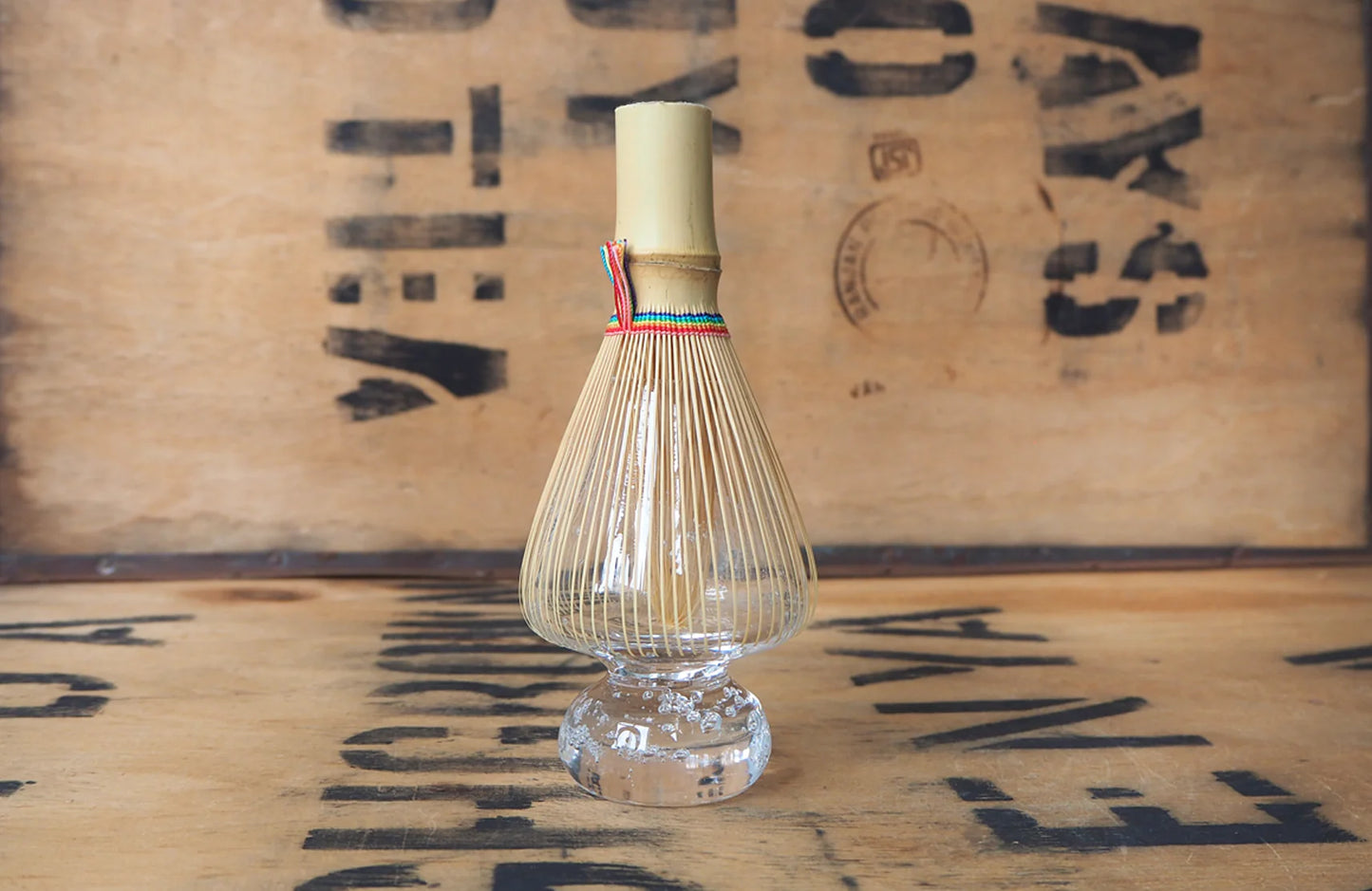 Suikaen Glass Chasen Holder, Bamboo Whisk Stand (Misao, 操)